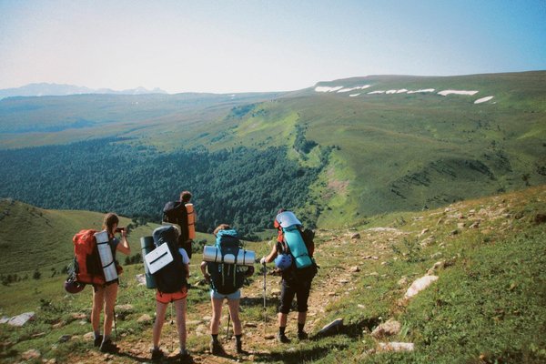 Wie kÃ¶nnen Reisende die Umwelt durch nachhaltige AktivitÃ¤ten schÃ¼tzen?